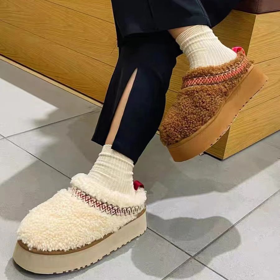 UGG Low-top Shoes